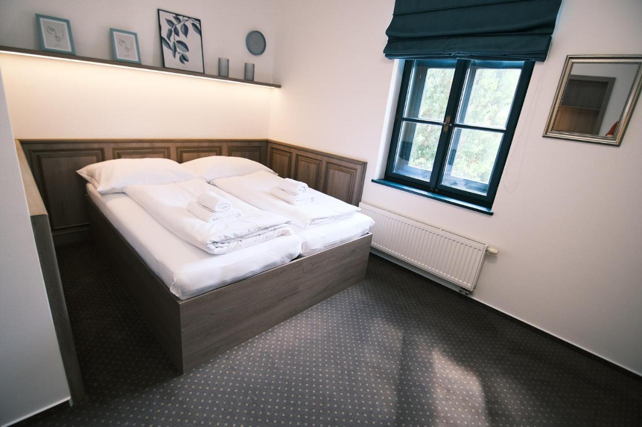 Penzion Elux Břeclav Exterior foto